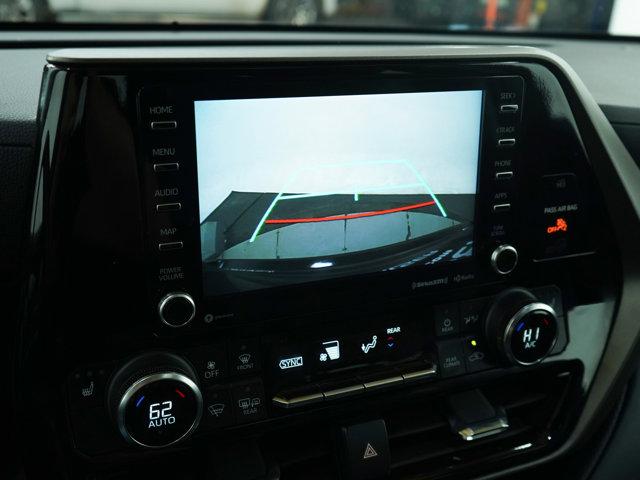 Photo of 2022 Midnight Black Metallic Toyota Highlander