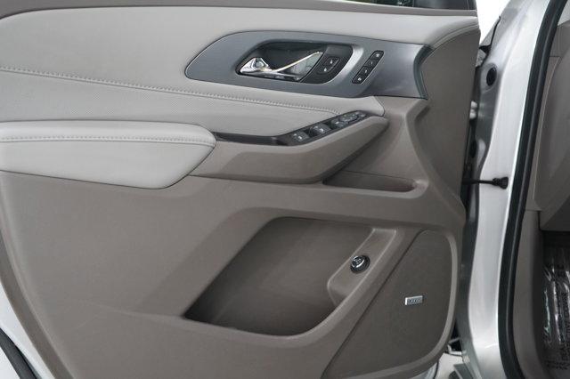 Photo of 2019 Silver Ice Metallic Chevrolet Traverse