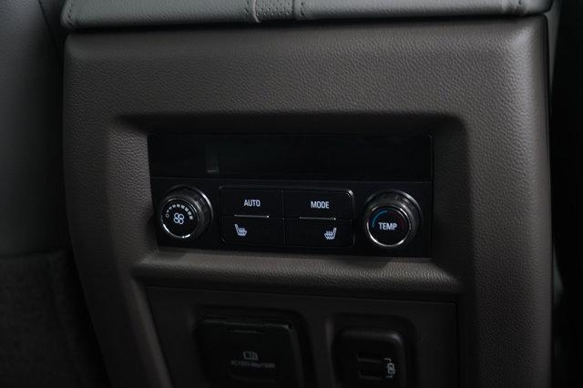 Photo of 2019 Silver Ice Metallic Chevrolet Traverse