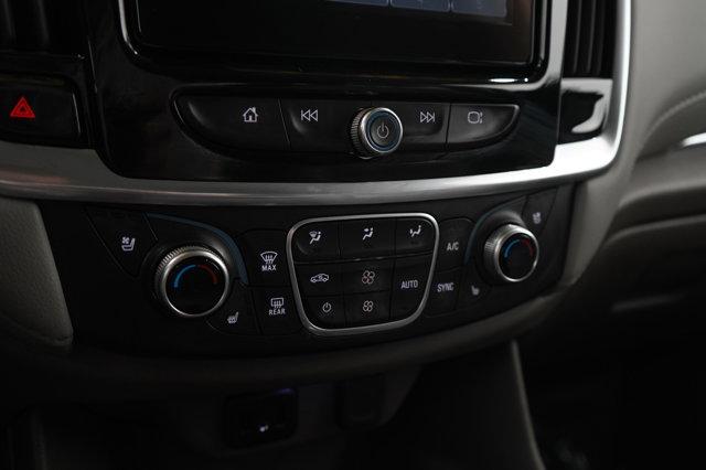 Photo of 2019 Silver Ice Metallic Chevrolet Traverse