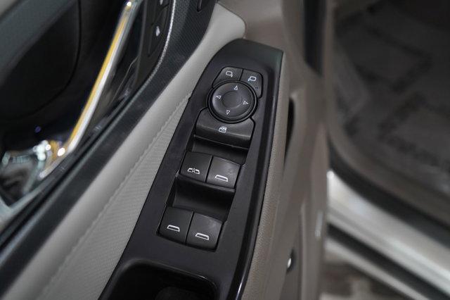 Photo of 2019 Silver Ice Metallic Chevrolet Traverse