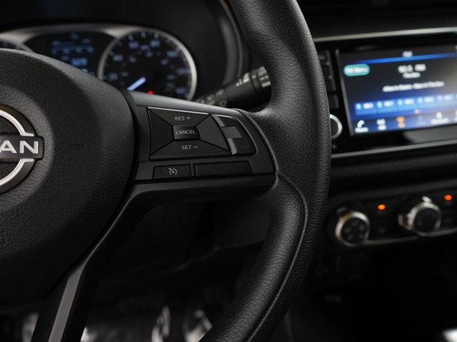 Photo of 2024 Electric Blue Metallic Nissan Kicks