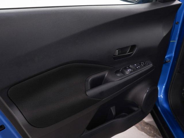 Photo of 2024 Electric Blue Metallic Nissan Kicks