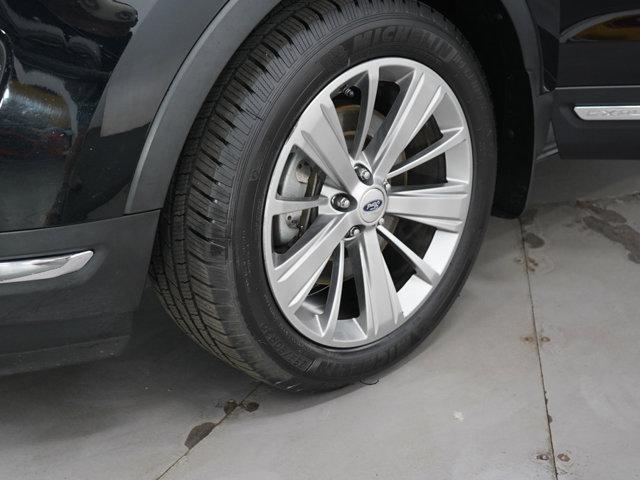 Photo of 2018 Shadow Black Ford Explorer