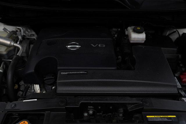 Photo of 2023 Pearl White Tricoat Nissan Murano
