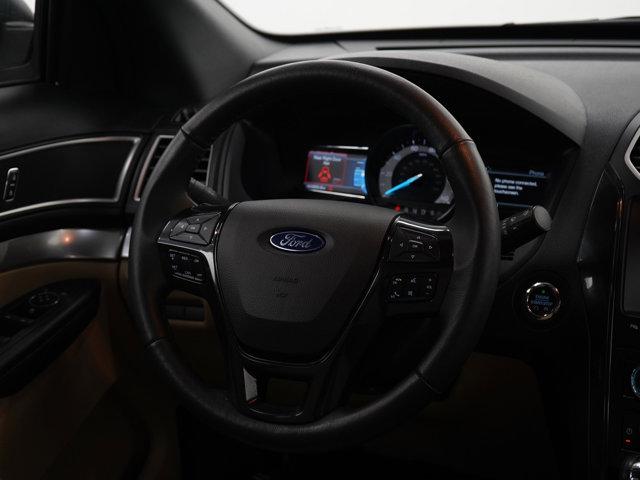 Photo of 2017 White Gold Metallic Ford Explorer