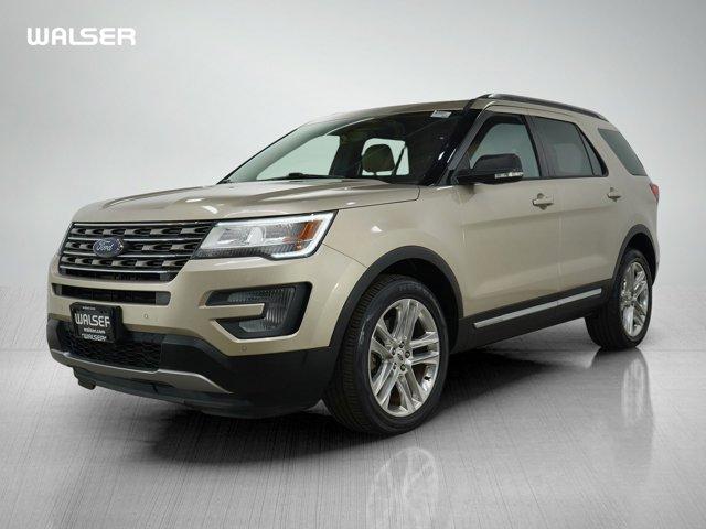 Photo of 2017 White Gold Metallic Ford Explorer