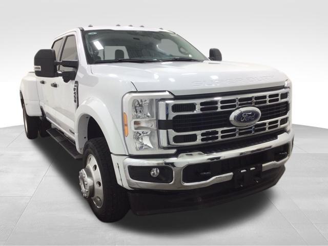 Photo of 2024 Oxford White Ford F-450