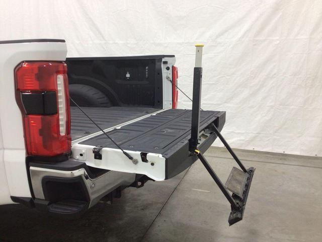 Photo of 2024 Oxford White Ford F-450