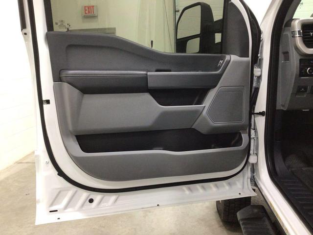 Photo of 2024 Oxford White Ford F-450