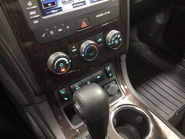 Photo of 2017 Mosaic Black Metallic Chevrolet Traverse