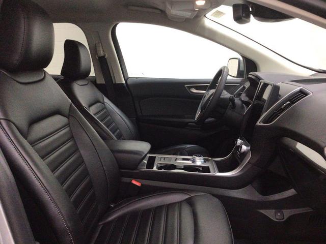 Photo of 2023 Iconic Silver Metallic Ford Edge