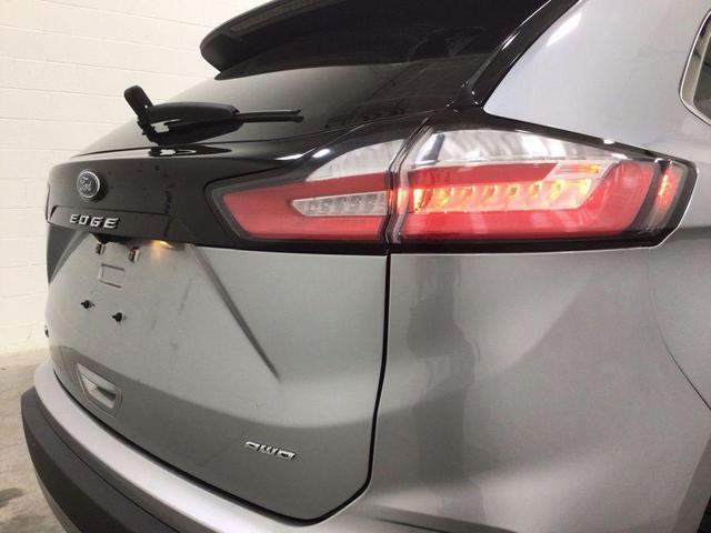 Photo of 2023 Iconic Silver Metallic Ford Edge