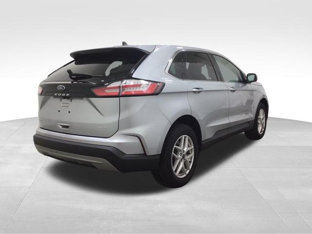 Photo of 2023 Iconic Silver Metallic Ford Edge