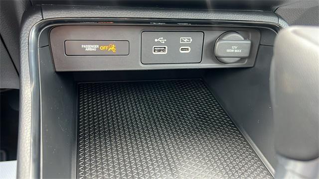 Photo of 2025 Platinum White Honda CR-V Hybrid