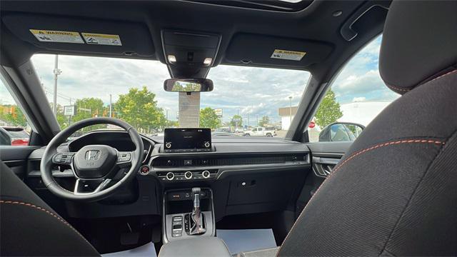Photo of 2025 Platinum White Honda CR-V Hybrid