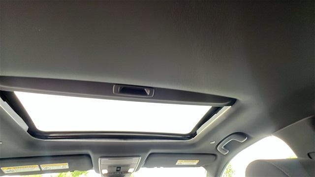 Photo of 2025 Platinum White Honda CR-V Hybrid