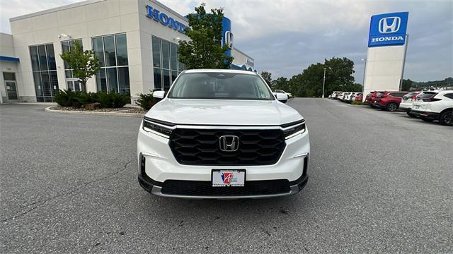 Photo of 2023 Platinum White Pearl Honda Pilot
