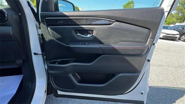 Photo of 2025 Platinum White Pearl Honda Pilot