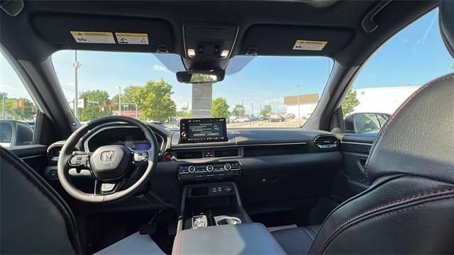 Photo of 2025 Platinum White Pearl Honda Pilot