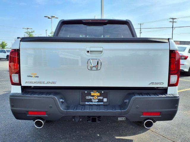Photo of 2023 Platinum White Honda Ridgeline
