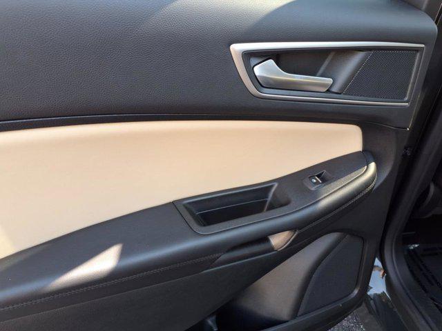Photo of 2022 Forged Green Metallic Ford Edge