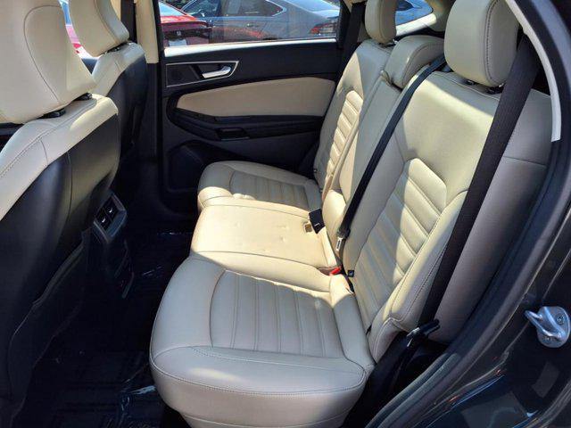 Photo of 2022 Forged Green Metallic Ford Edge