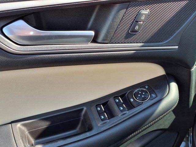 Photo of 2022 Forged Green Metallic Ford Edge