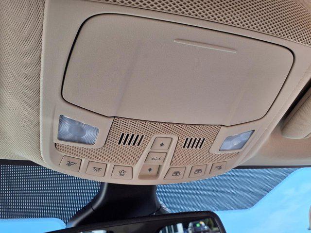 Photo of 2022 Forged Green Metallic Ford Edge