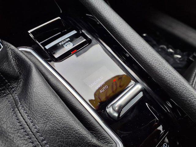 Photo of 2023 Redline Pearlcoat Jeep Compass