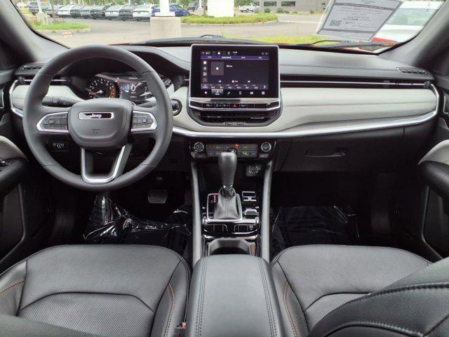 Photo of 2023 Redline Pearlcoat Jeep Compass