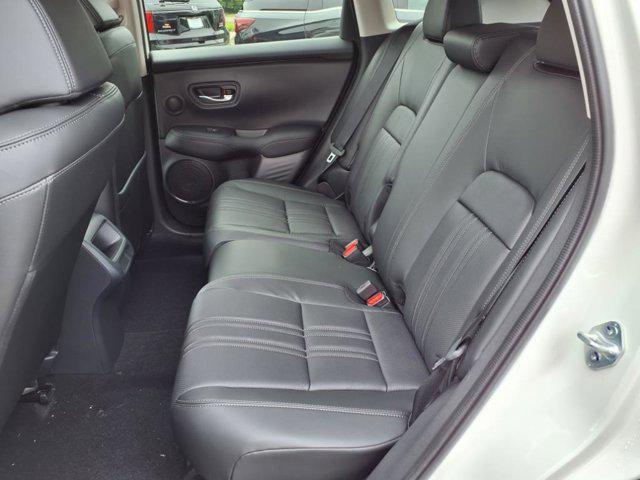 Photo of 2026 Platinum White Pearl Honda HR-V