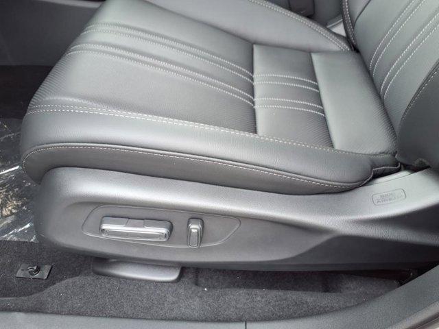 Photo of 2026 Platinum White Pearl Honda HR-V