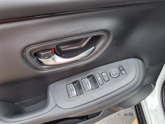 Photo of 2026 Platinum White Pearl Honda HR-V
