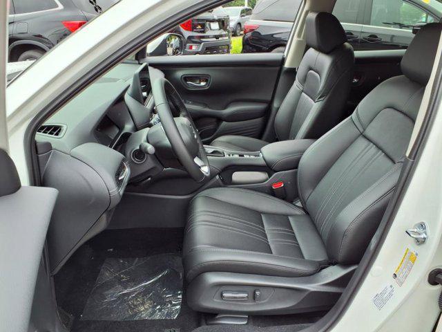 Photo of 2026 Platinum White Pearl Honda HR-V