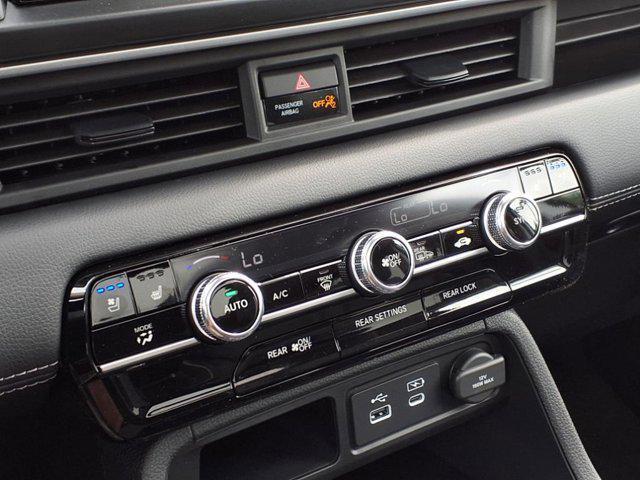 Photo of 2025 Platinum White Pearl Honda Pilot