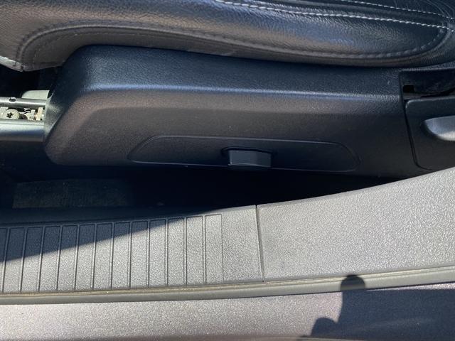 Photo of 2016 Granite Crystal Clearcoat Metallic Jeep Compass