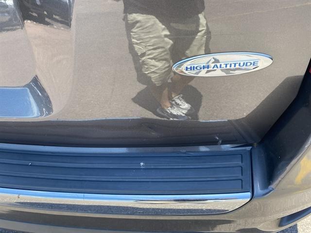 Photo of 2016 Granite Crystal Clearcoat Metallic Jeep Compass