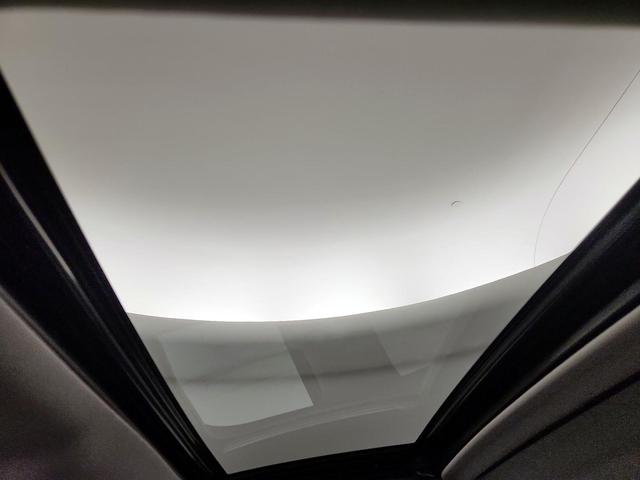 Photo of 2022 Gray Toyota Highlander Hybrid