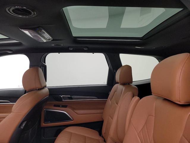 Photo of 2023 Brown Kia Telluride