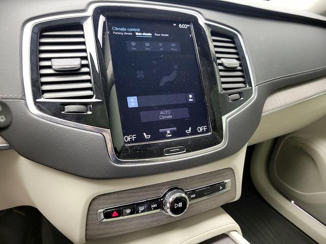 Photo of 2022 Gray Volvo XC90 Recharge Plug-In Hybrid