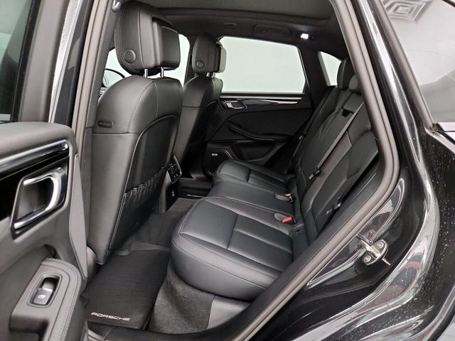 Photo of 2022 Gray Porsche Macan