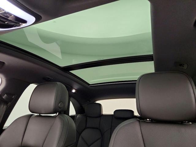 Photo of 2022 Gray Porsche Macan