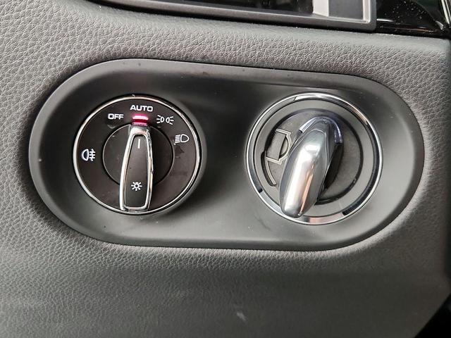 Photo of 2022 Gray Porsche Macan