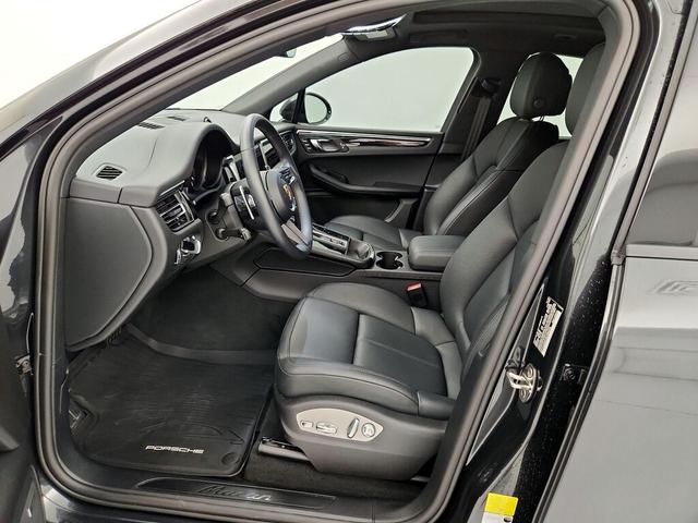 Photo of 2022 Gray Porsche Macan