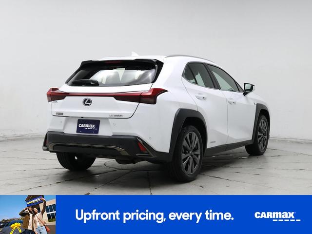 Photo of 2021 White Lexus UX 250h