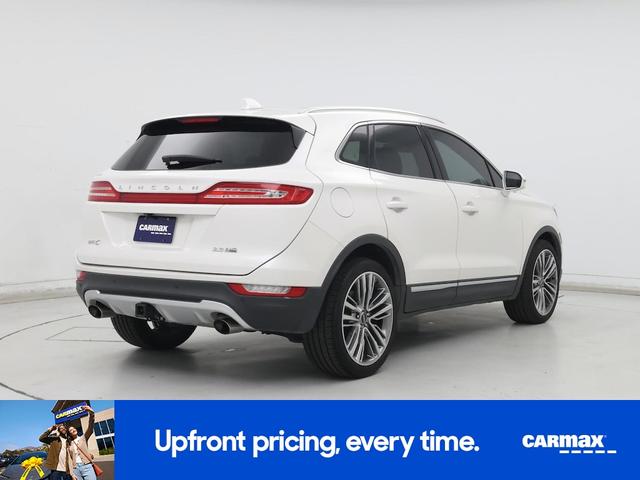 Photo of 2015 White Lincoln MKC