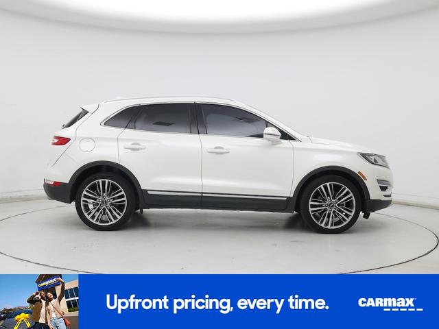 Photo of 2015 White Lincoln MKC