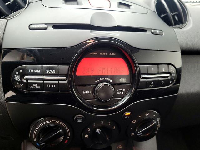 Photo of 2014 White Mazda Mazda2