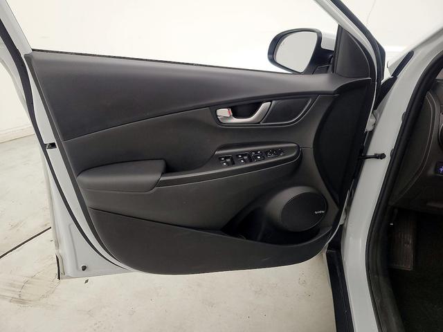 Photo of 2020 White Hyundai KONA